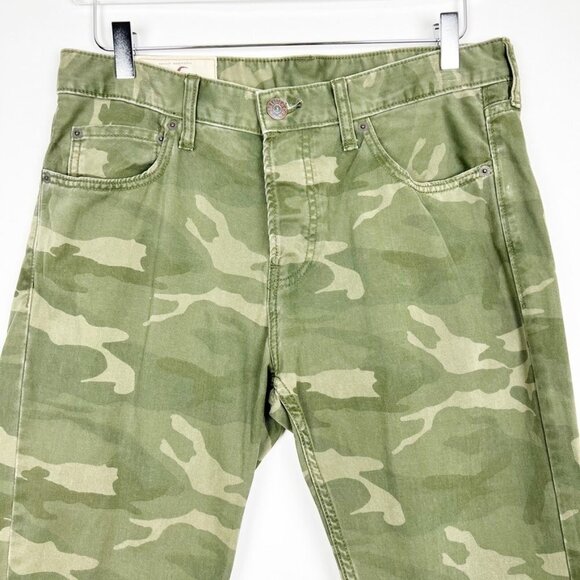 Hollister Button-Fly Slim Straight Leg Camouflage Jeans. Green. 32 x 34 - Picture 3 of 15